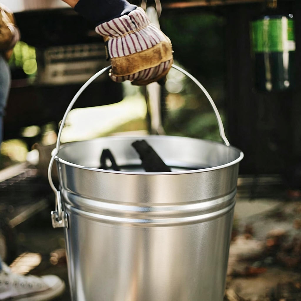 6 Gallon Galvanized Steel Storage Can with Locking Lid R3127