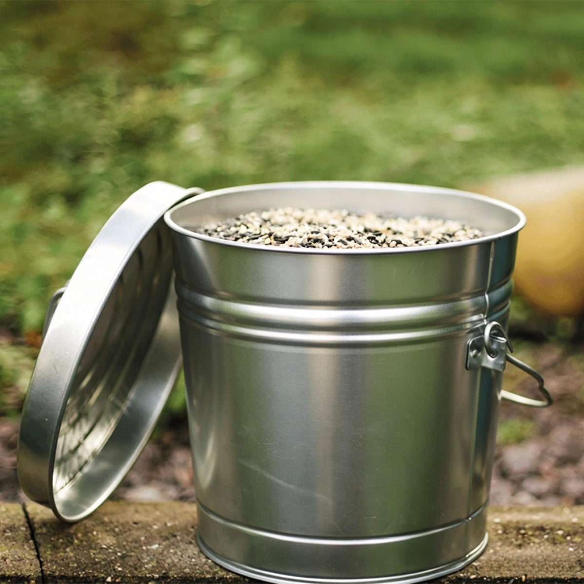6 Gallon Galvanized Steel Storage Can with Locking Lid R3127