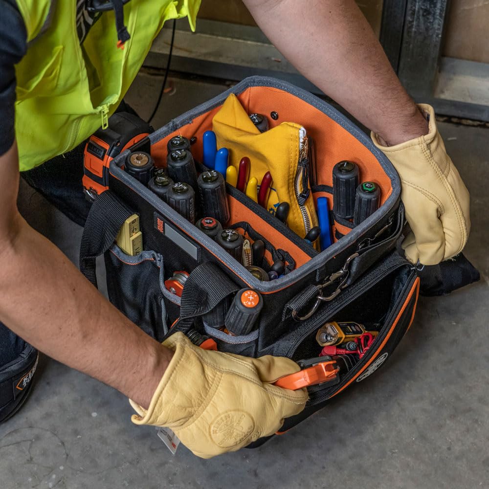 Tool Bag with Shoulder Strap and 40 Pockets M16567