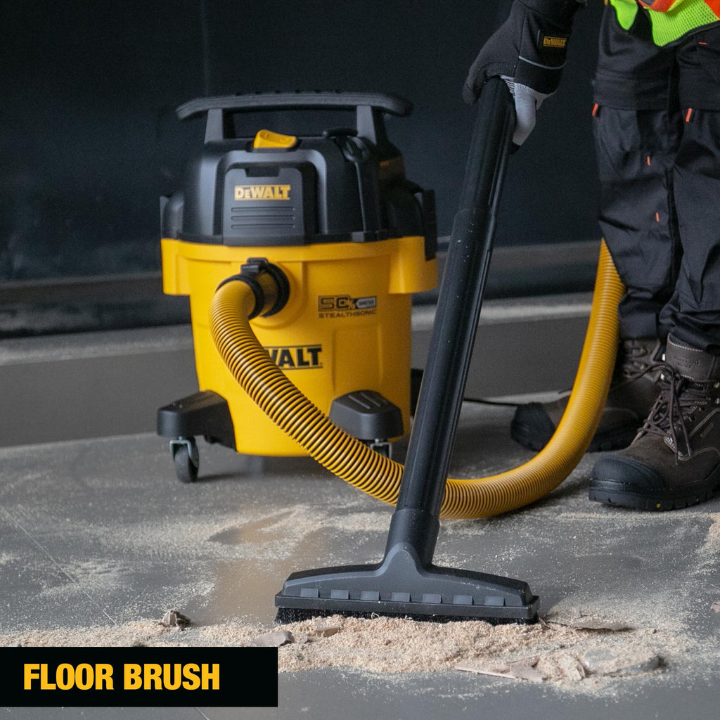 Wet and Dry Shop Vacuum 5 Gal 4 HP C952921